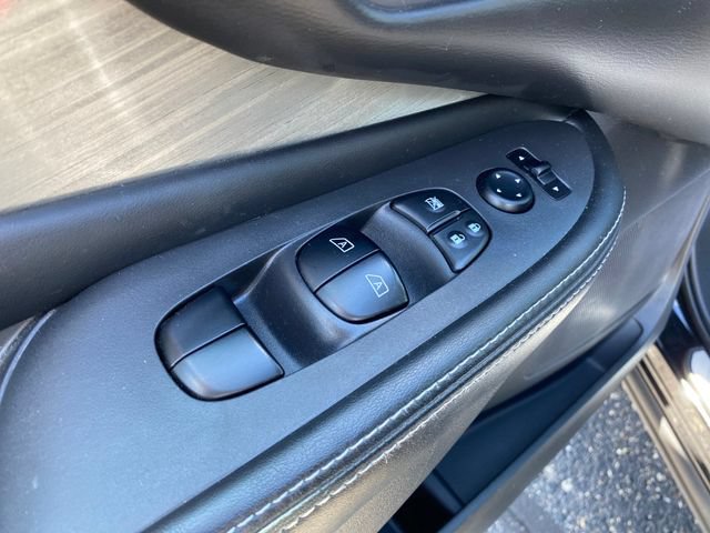 Used 2017 Nissan Murano S AWD/4WD image 17