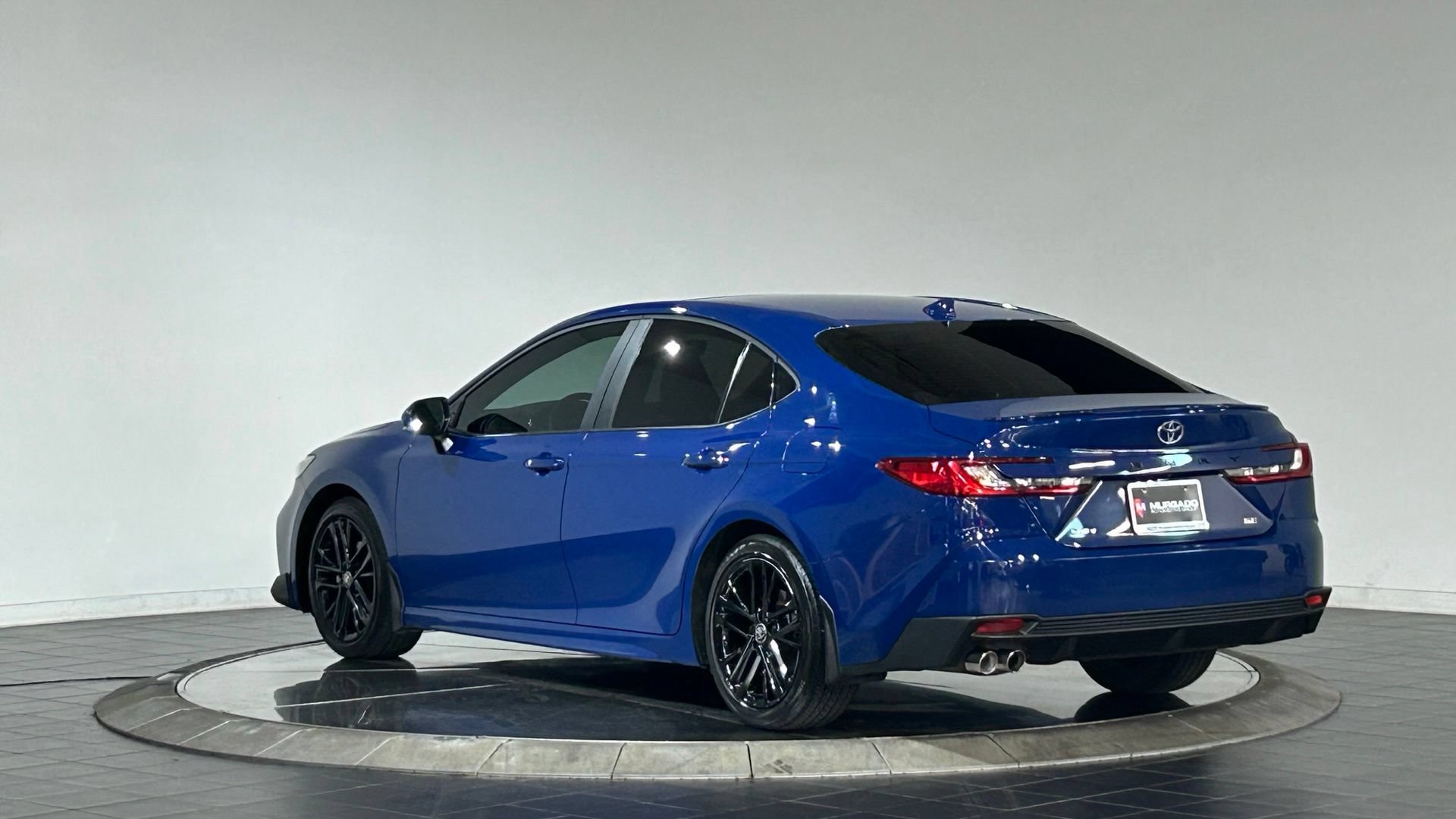 Used 2025 Toyota Camry SE w/ Multimedia Upgrade Package FWD image 7