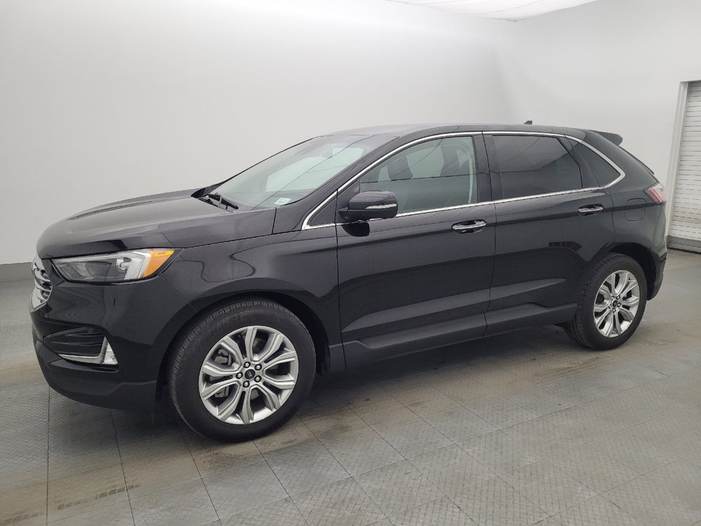 Used 2024 Ford Edge Titanium image 2