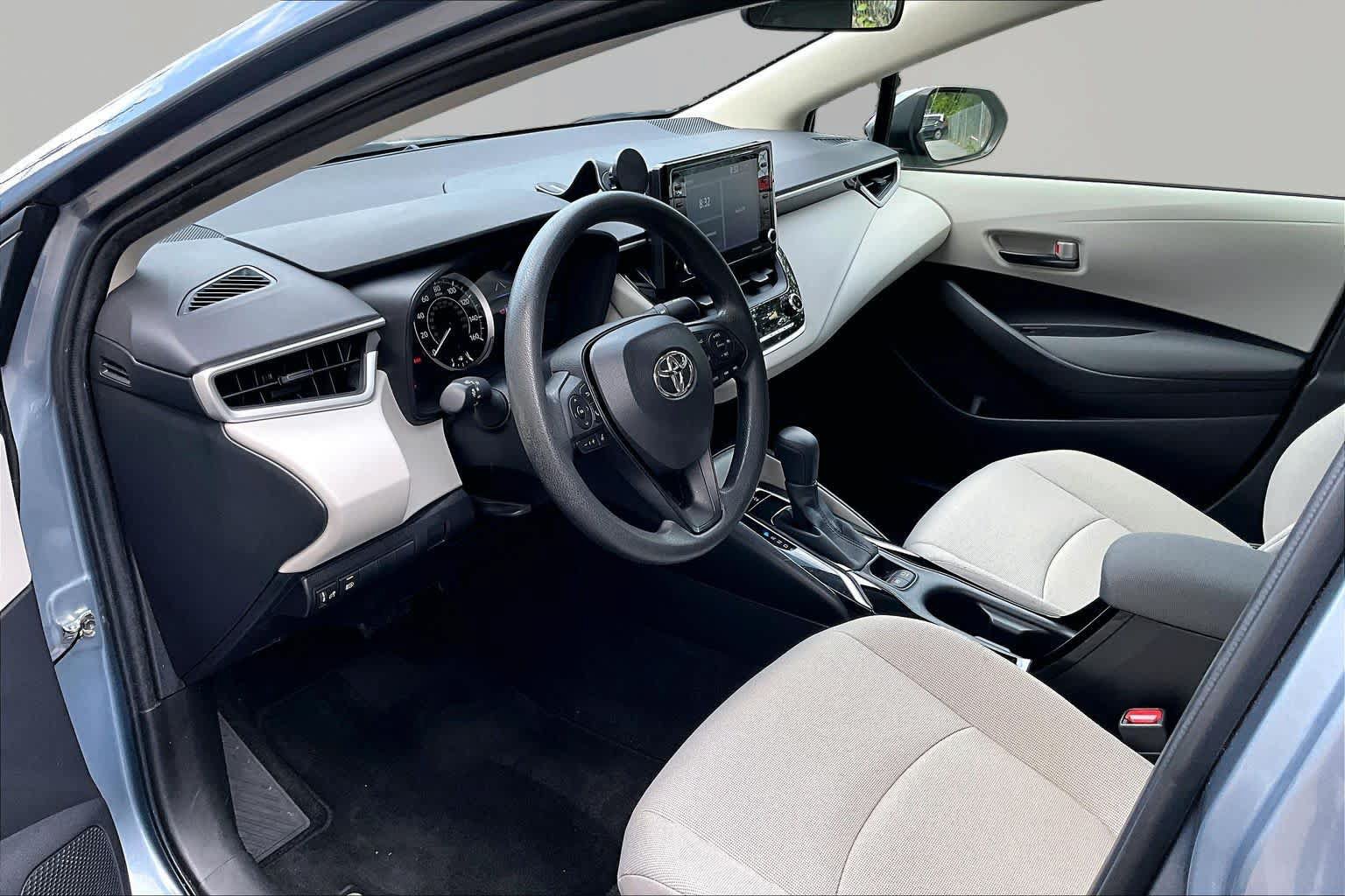 Certified 2022 Toyota Corolla LE w/ Carpet Mat Package (TMS) FWD image 18