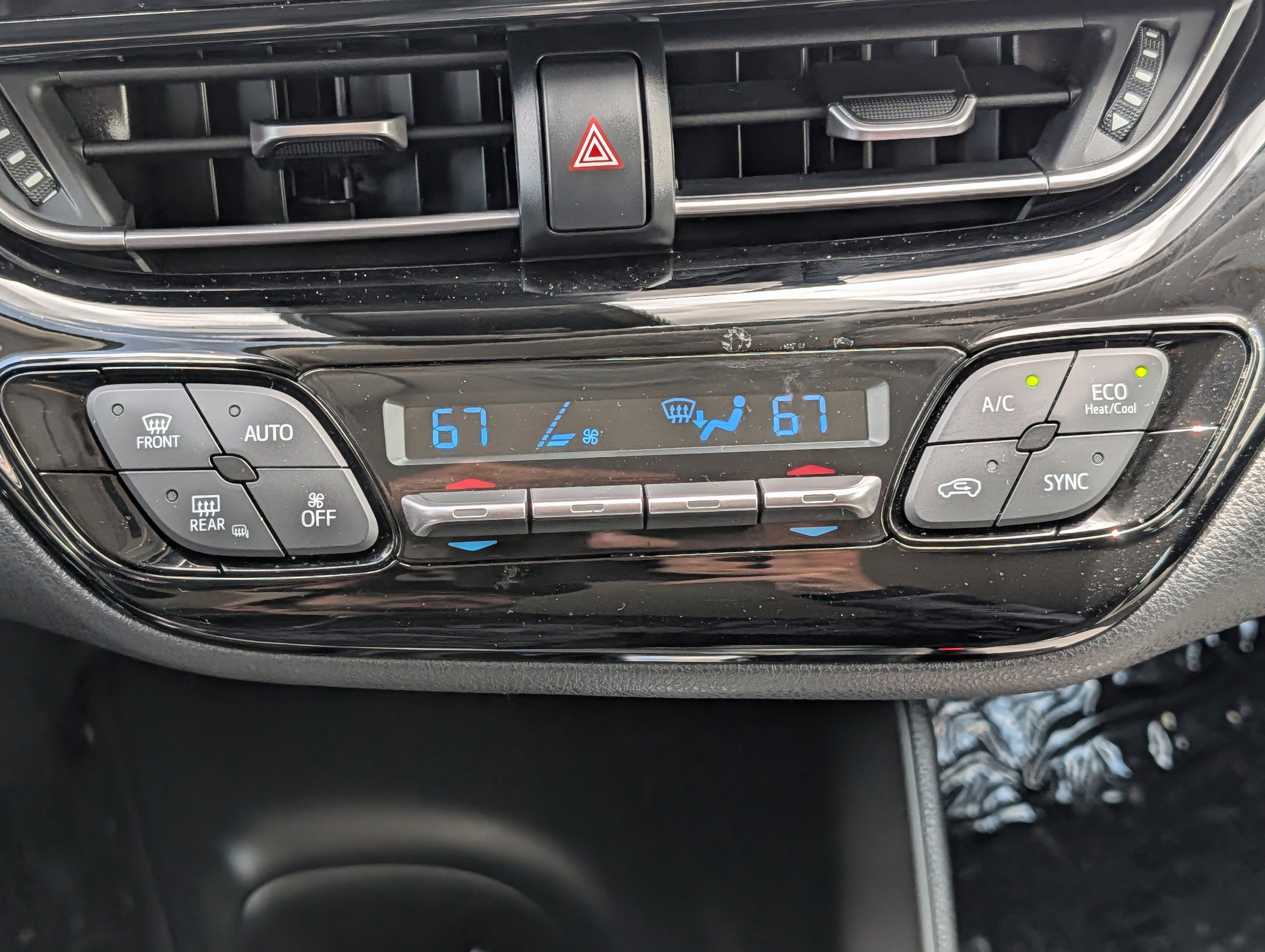 Used 2021 Toyota C-HR LE FWD image 23