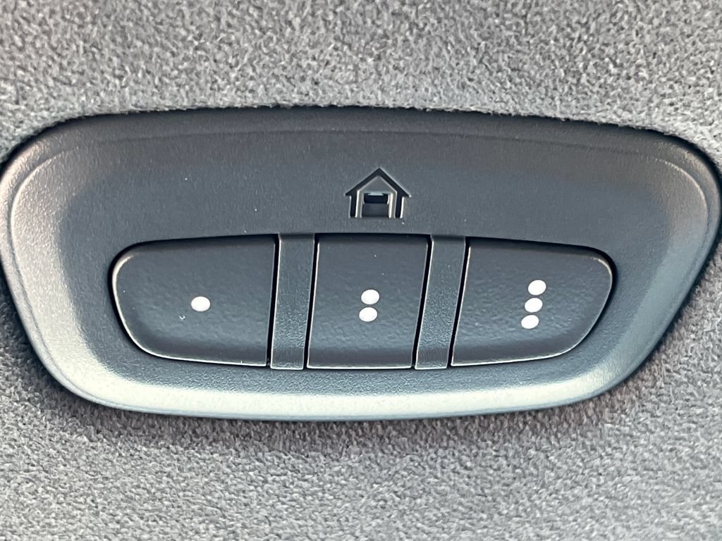 Used 2024 Jeep Grand Wagoneer Series III AWD/4WD image 42
