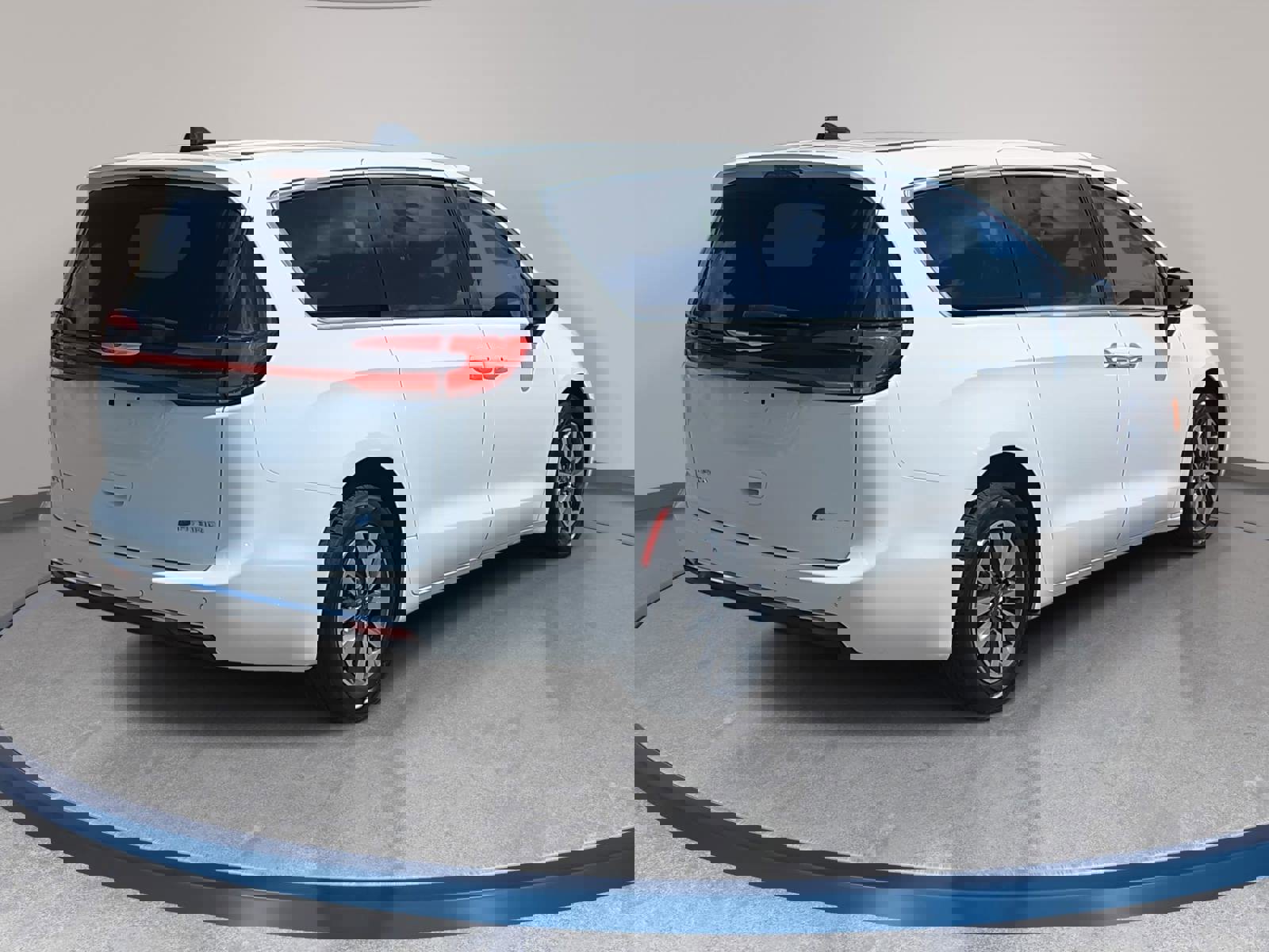 Used 2024 Chrysler Pacifica Select image 5