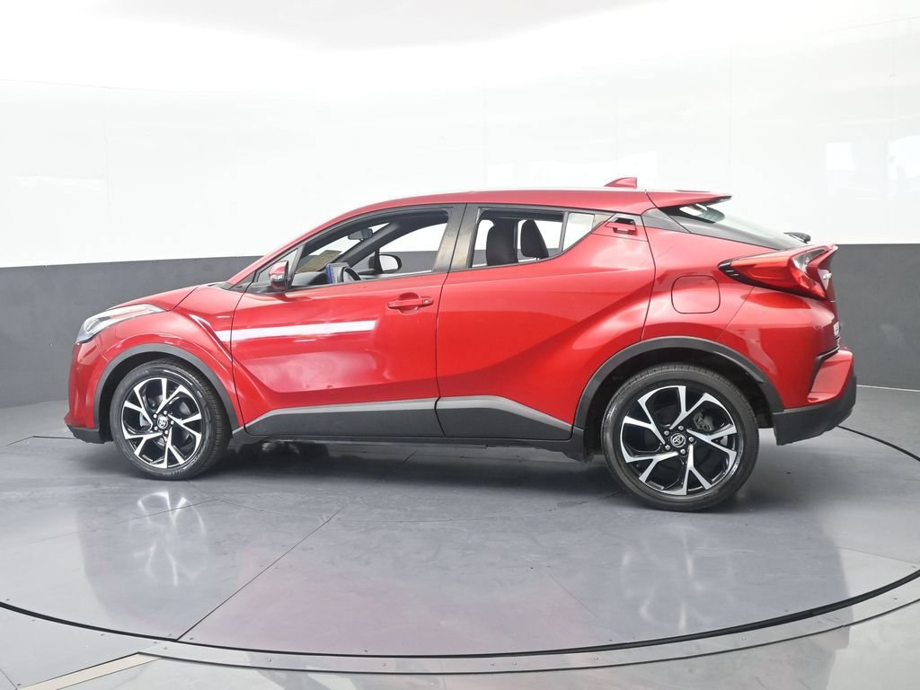 Used 2021 Toyota C-HR XLE FWD image 3