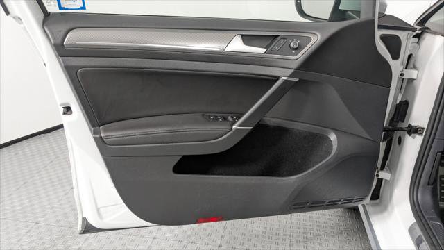 Used 2017 Volkswagen Golf Alltrack S image 13