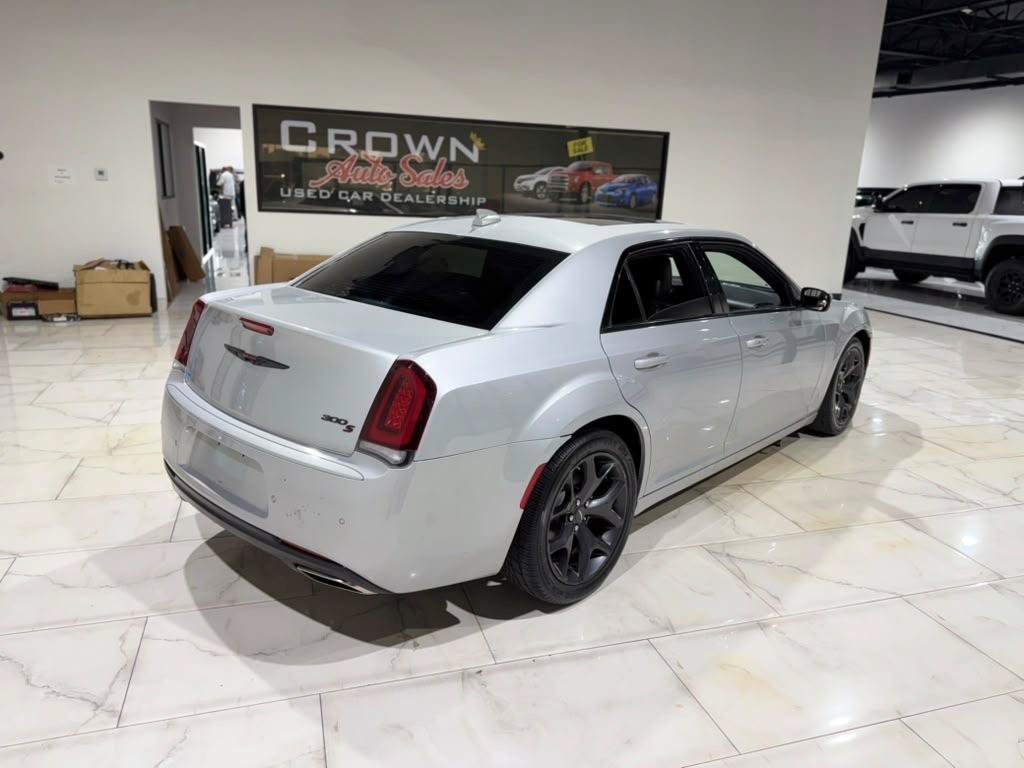Used 2023 Chrysler 300 S RWD image 8