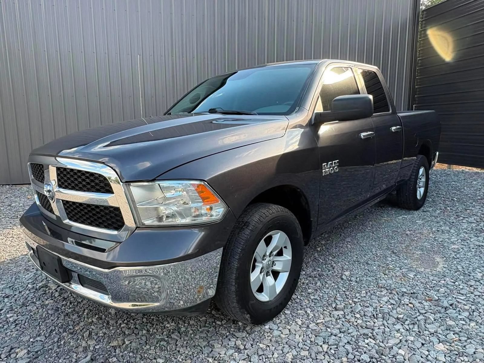 Used 2018 RAM 1500 Classic SLT AWD/4WD image 1
