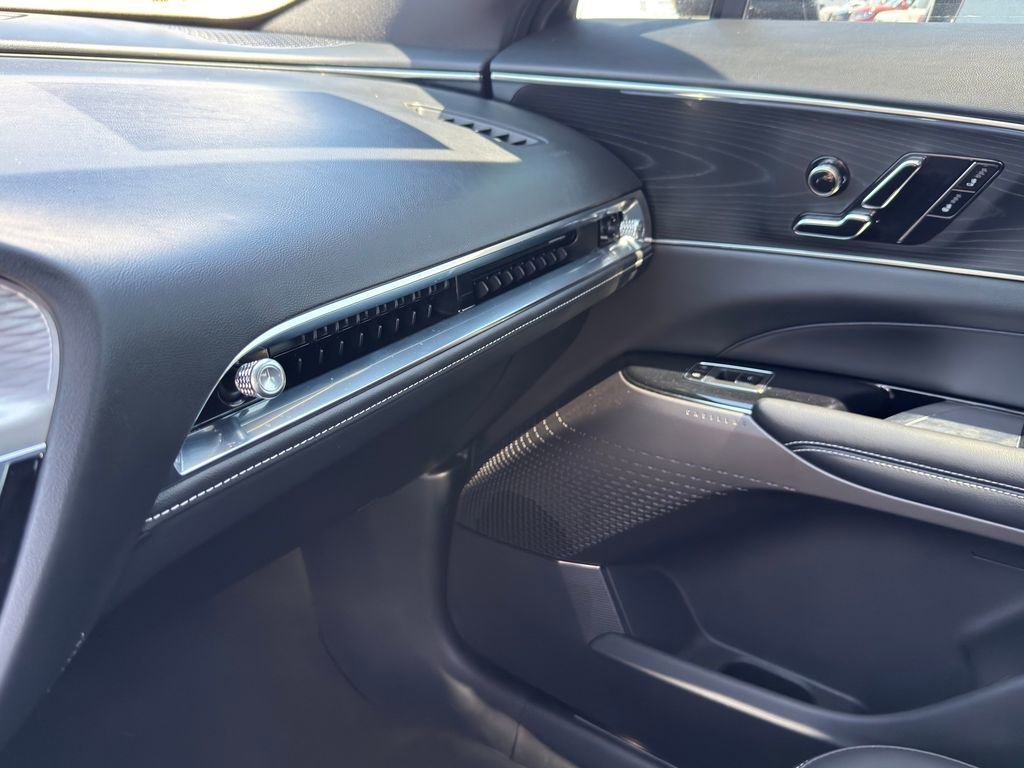 Used 2024 Cadillac Lyriq Sport image 28
