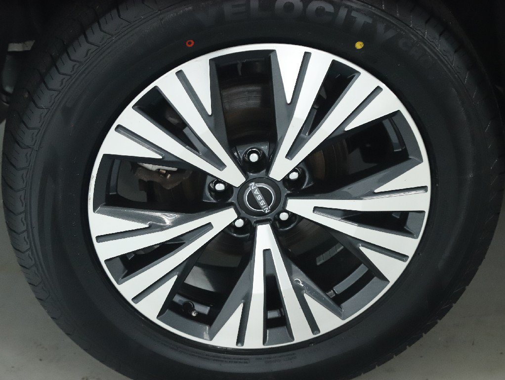 Used 2023 Nissan Rogue SV AWD/4WD image 12