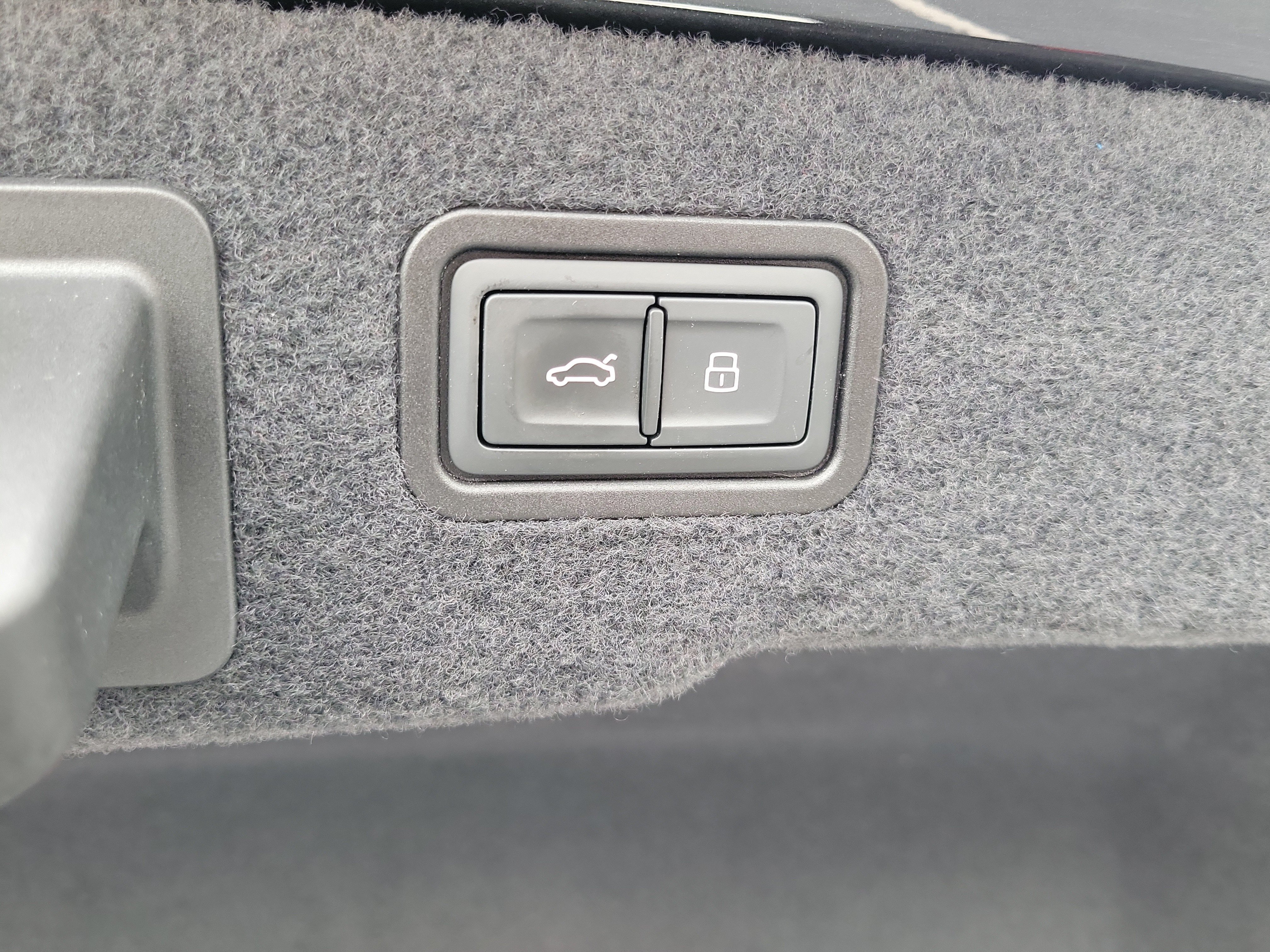 Used 2021 Audi S8 L w/ S8 Executive Package AWD/4WD image 11