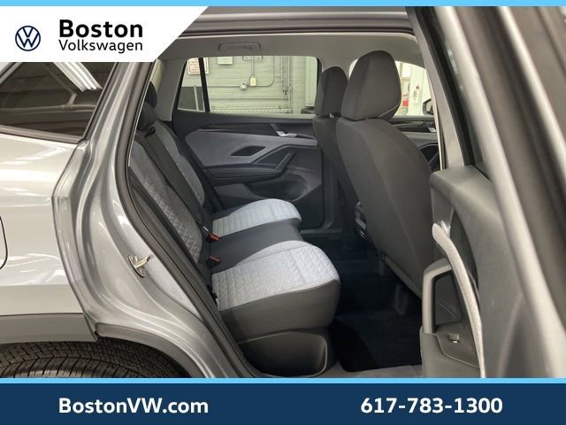 Used 2025 Volkswagen Tiguan S w/ 18" Wheel Package image 10