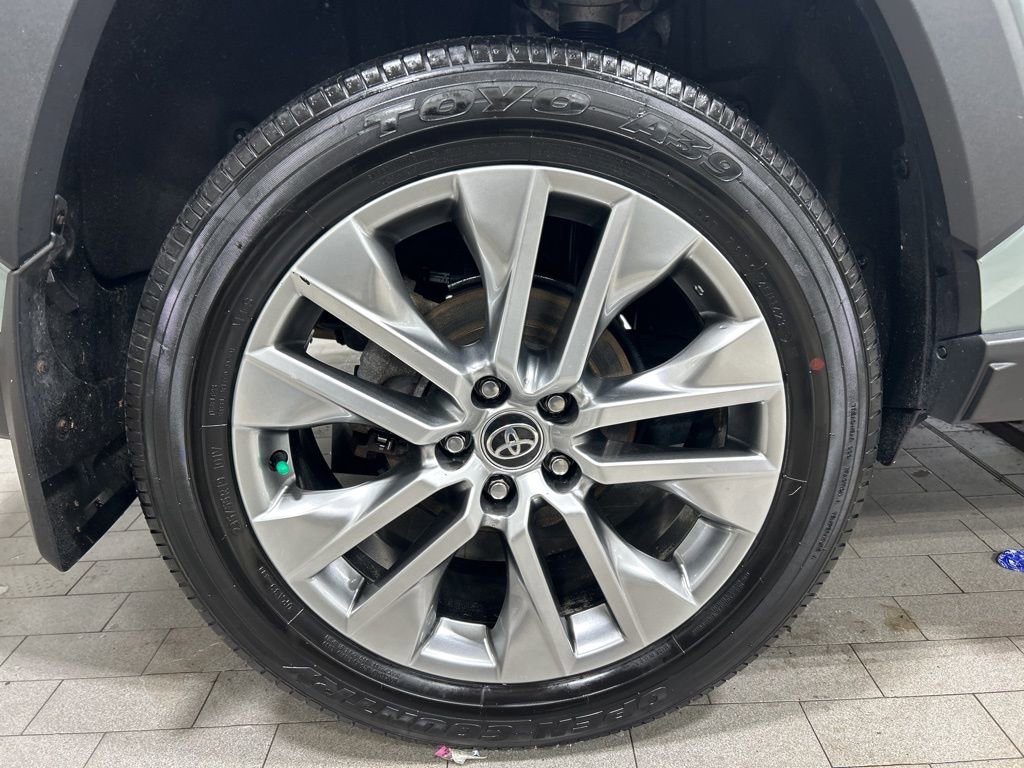 Used 2023 Toyota RAV4 XLE Premium image 26