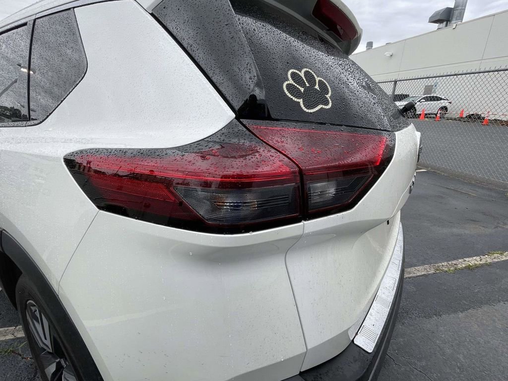 Used 2023 Nissan Rogue SL FWD image 13