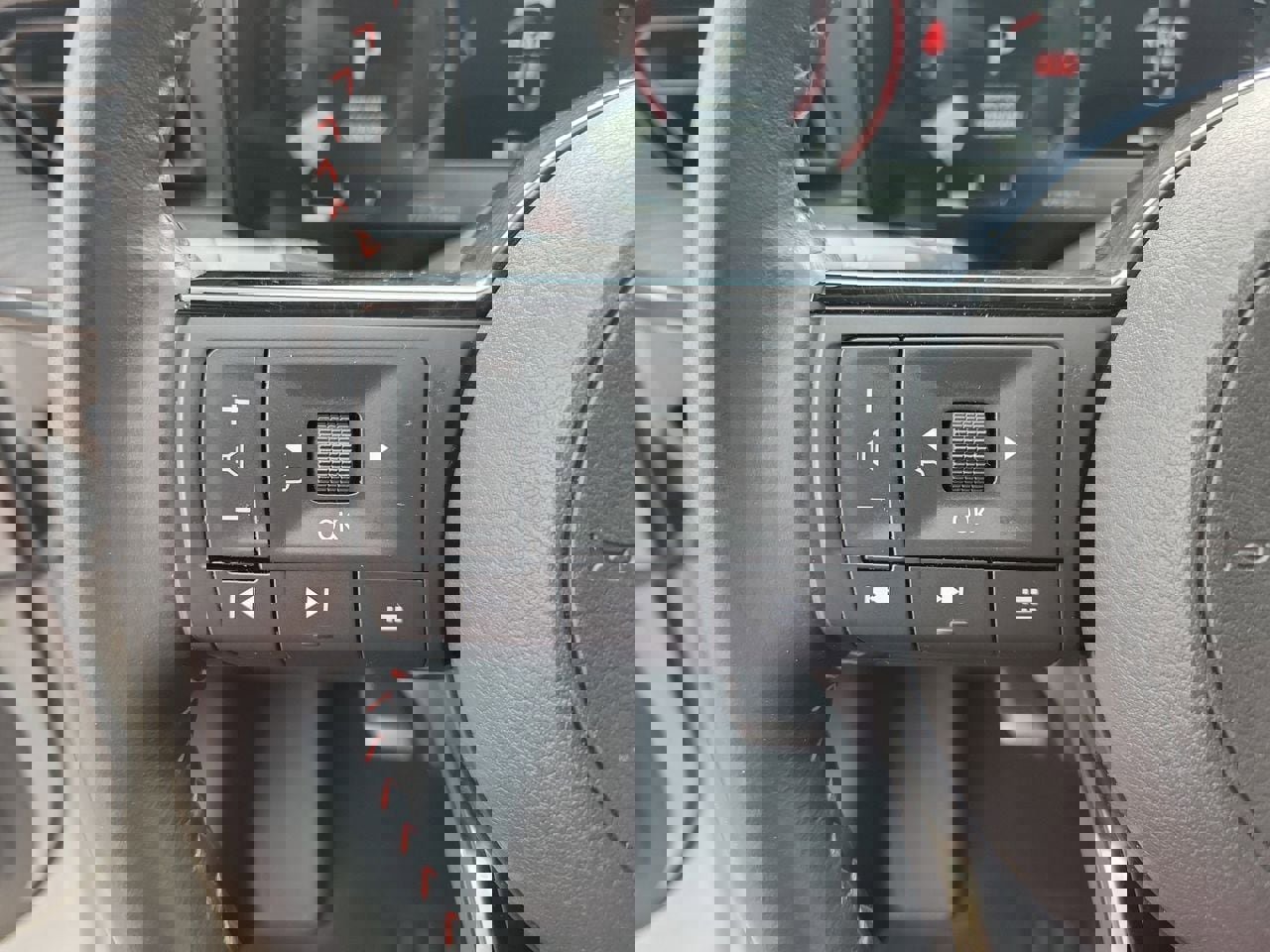 Used 2025 Nissan Kicks SR image 19