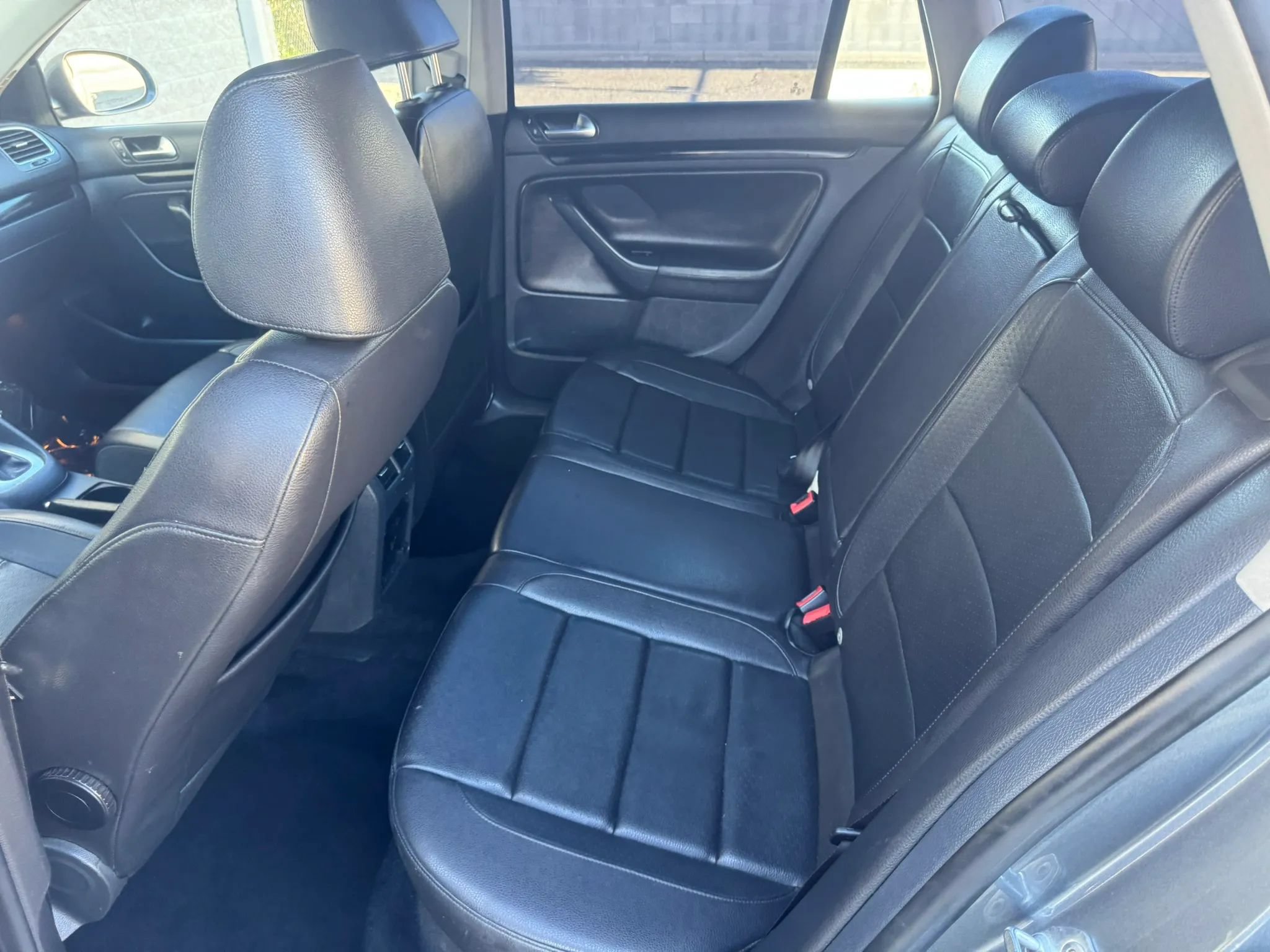Used 2012 Volkswagen Jetta TDI FWD image 16
