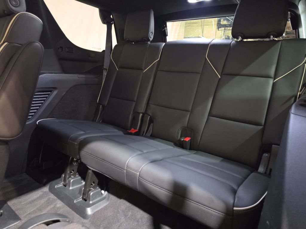Used 2023 Cadillac Escalade Premium Luxury AWD/4WD image 26