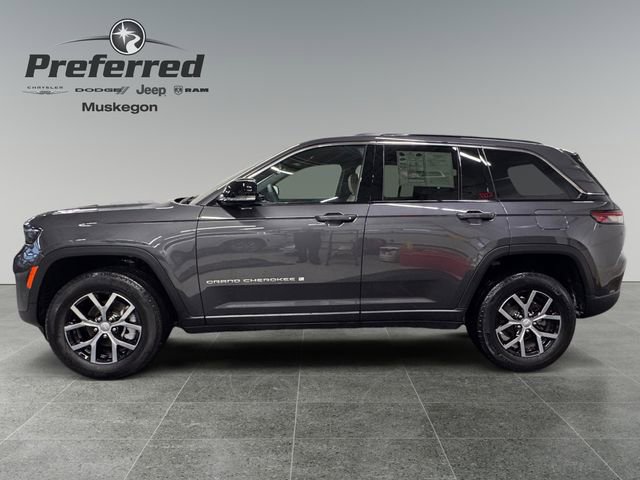 Used 2024 Jeep Grand Cherokee Limited w/ Luxury Tech Group II image 5