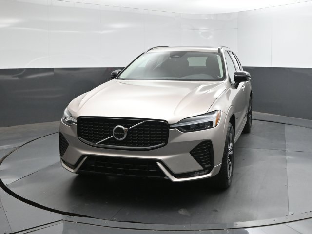 Used 2025 Volvo XC60 B5 Core AWD/4WD image 22