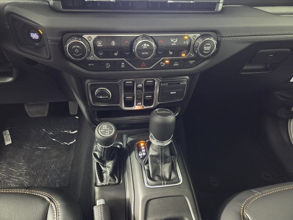 New 2026 Jeep Gladiator Sport AWD/4WD image 11