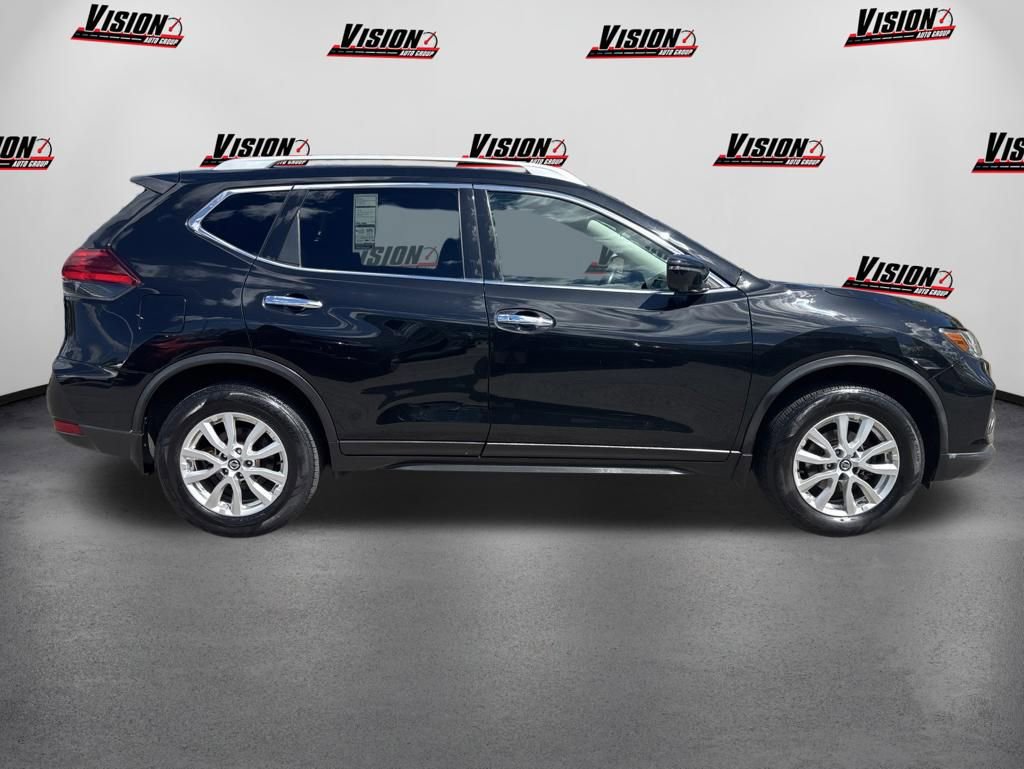 Used 2017 Nissan Rogue SV w/ SV Premium Package AWD/4WD image 3