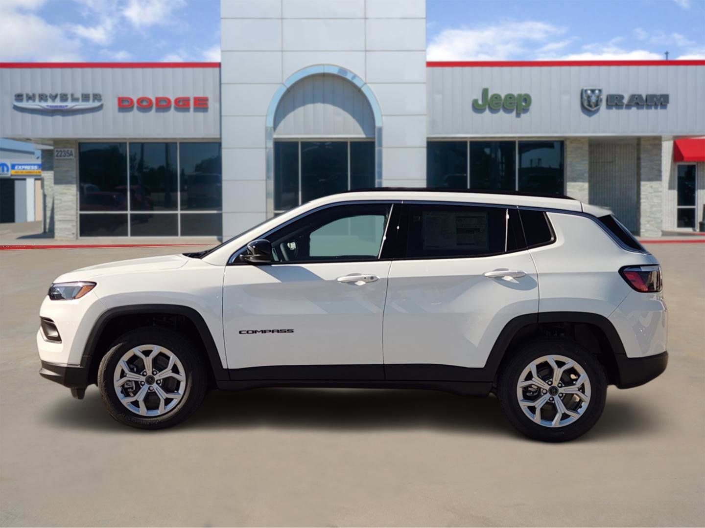 New 2026 Jeep Compass Latitude image 3