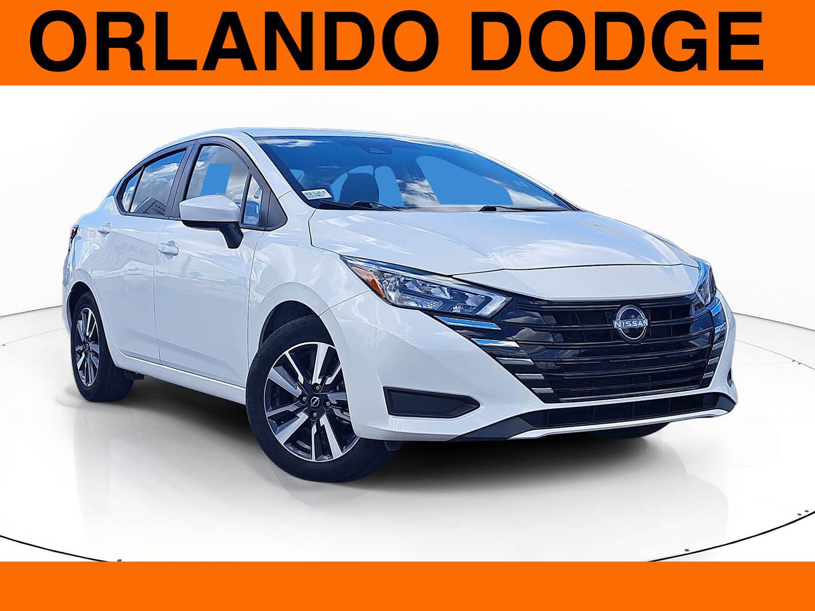 Used 2025 Nissan Versa SV image 1