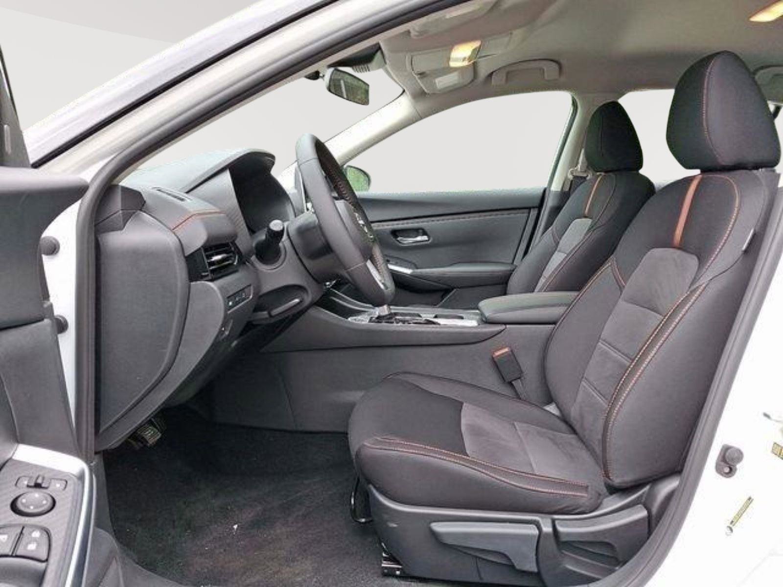 New 2025 Nissan Sentra SR w/ Midnight Edition FWD image 9