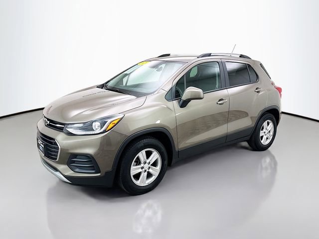 Used 2021 Chevrolet Trax LT w/ Driver Confidence Package image 3