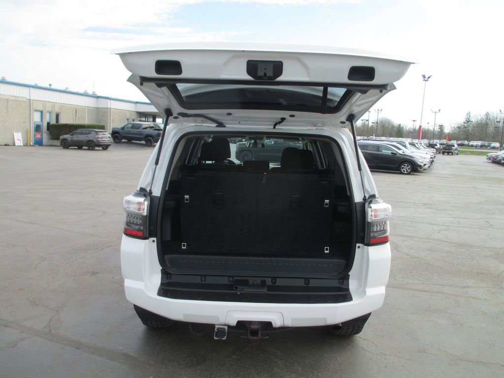 Used 2018 Toyota 4Runner SR5 image 6