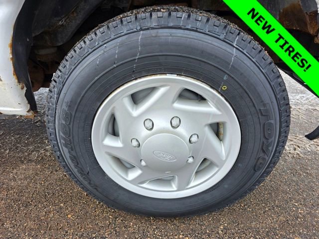 Used 2009 Ford E-150 and Econoline 150 Extended RWD image 5