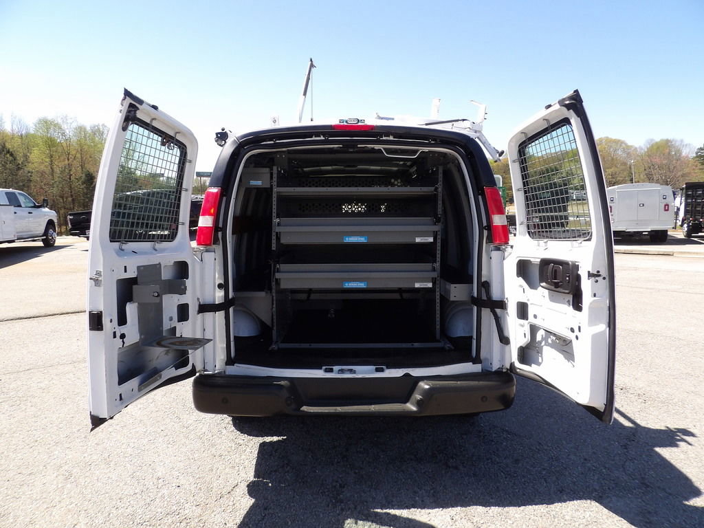 Used 2017 Chevrolet Express 2500 image 40