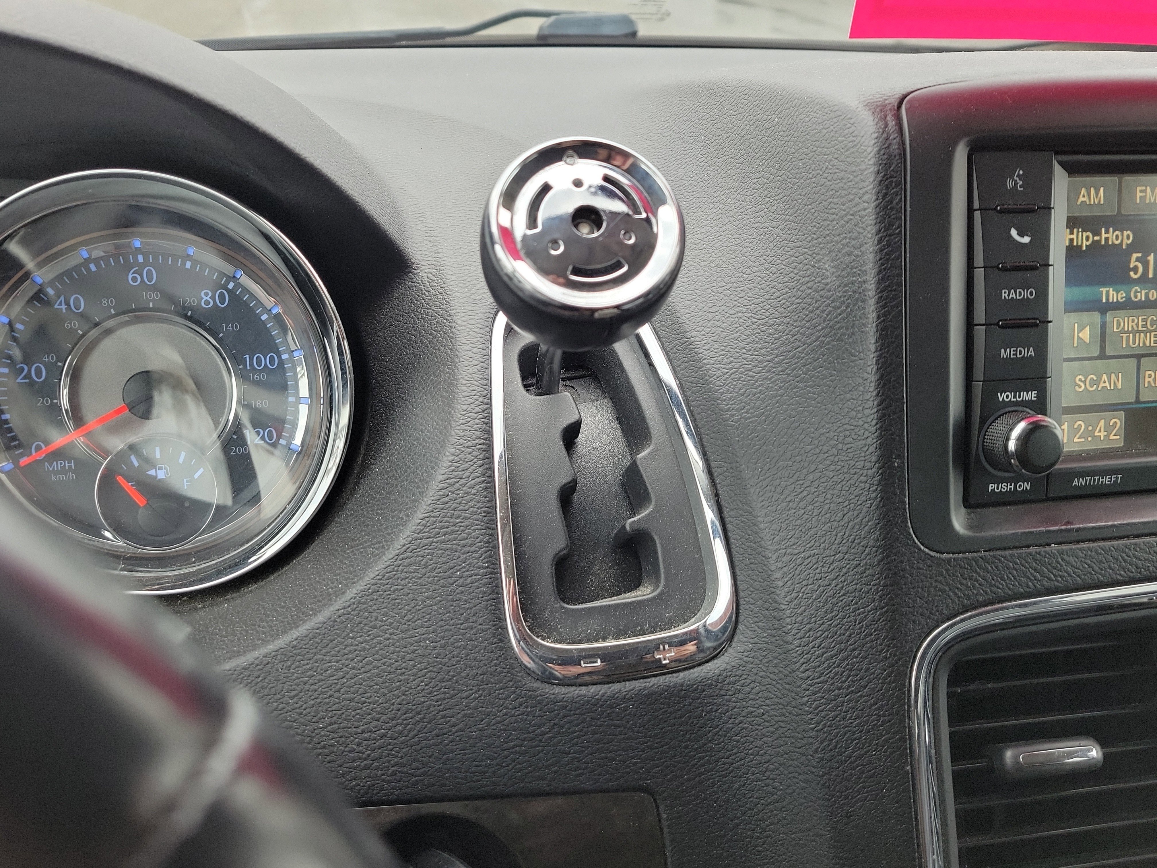 Used 2016 Chrysler Town & Country Touring image 20