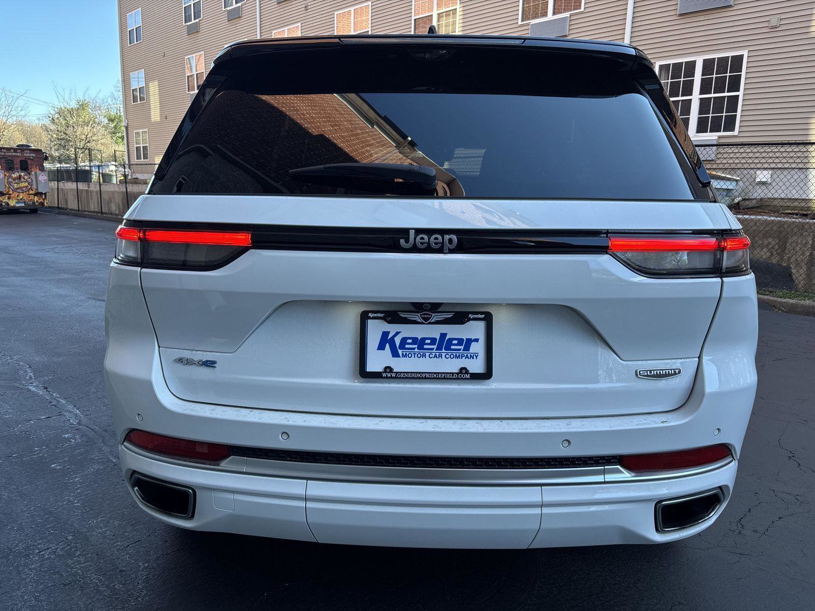Used 2022 Jeep Grand Cherokee Summit image 4