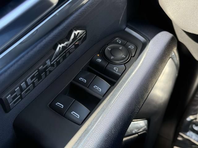 Used 2023 Chevrolet Silverado 1500 High Country w/ Technology Package AWD/4WD image 18
