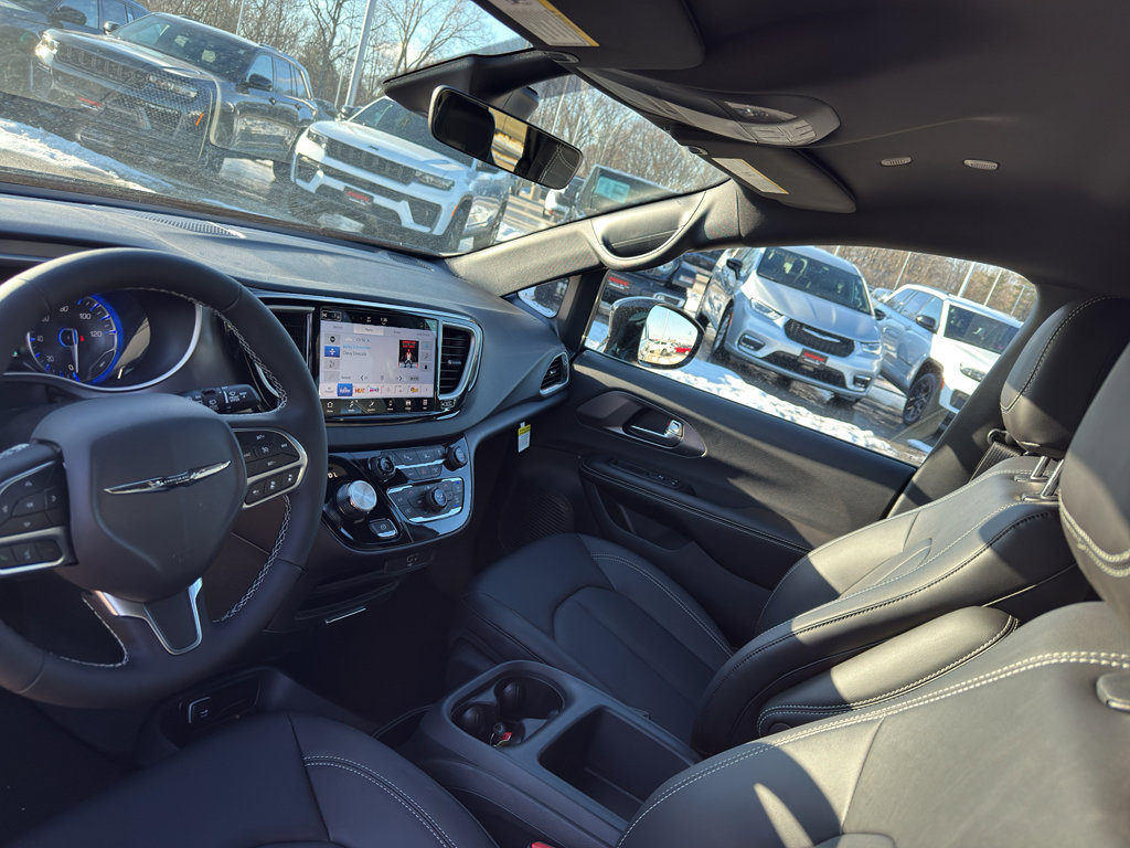 New 2026 Chrysler Voyager LX FWD image 24