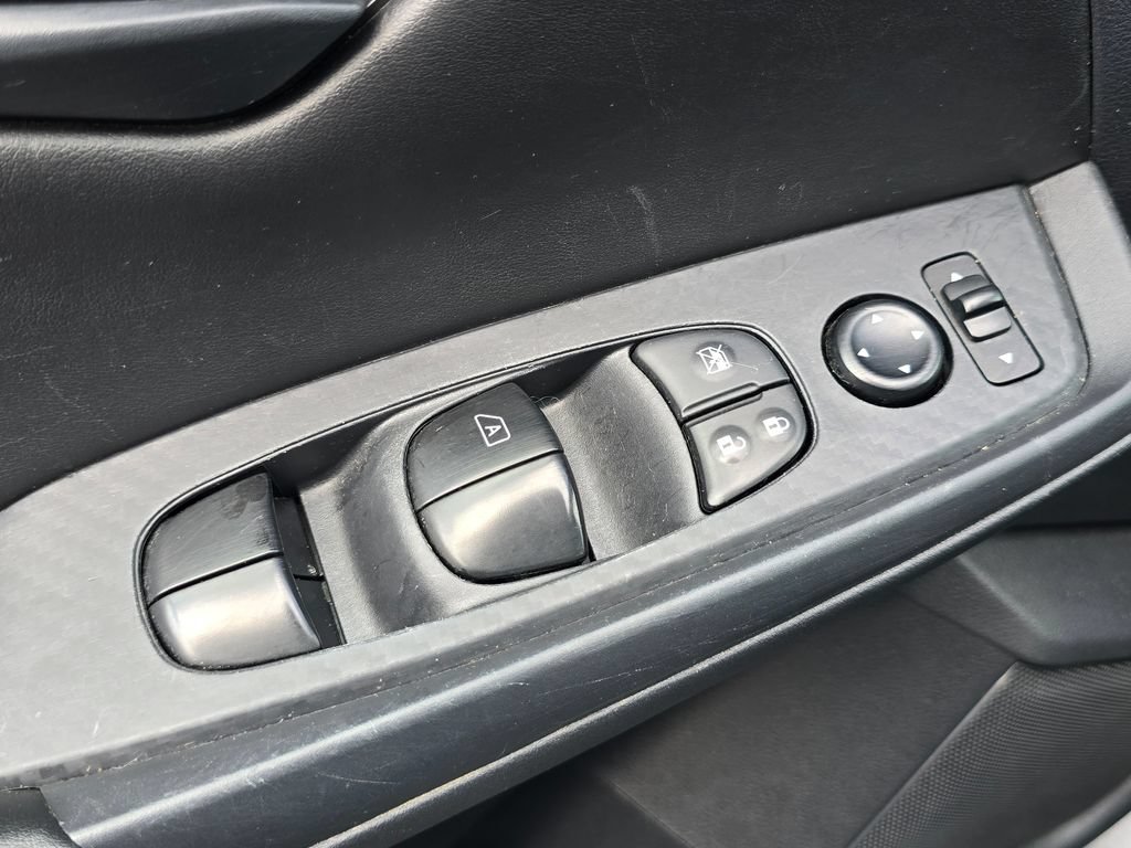 Used 2025 Nissan Sentra S FWD image 21
