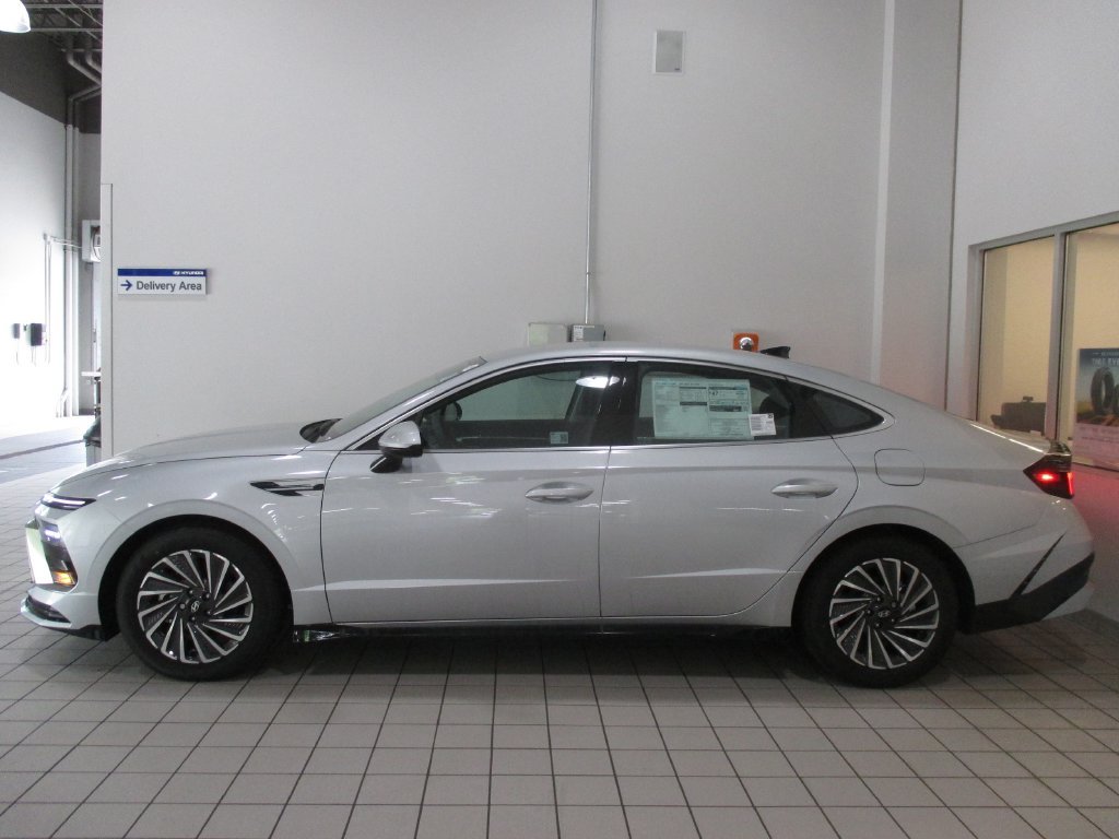 New 2025 Hyundai Sonata SEL FWD image 10