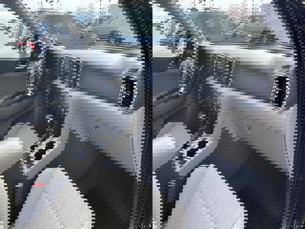 Used 2019 Kia Sportage LX image 8