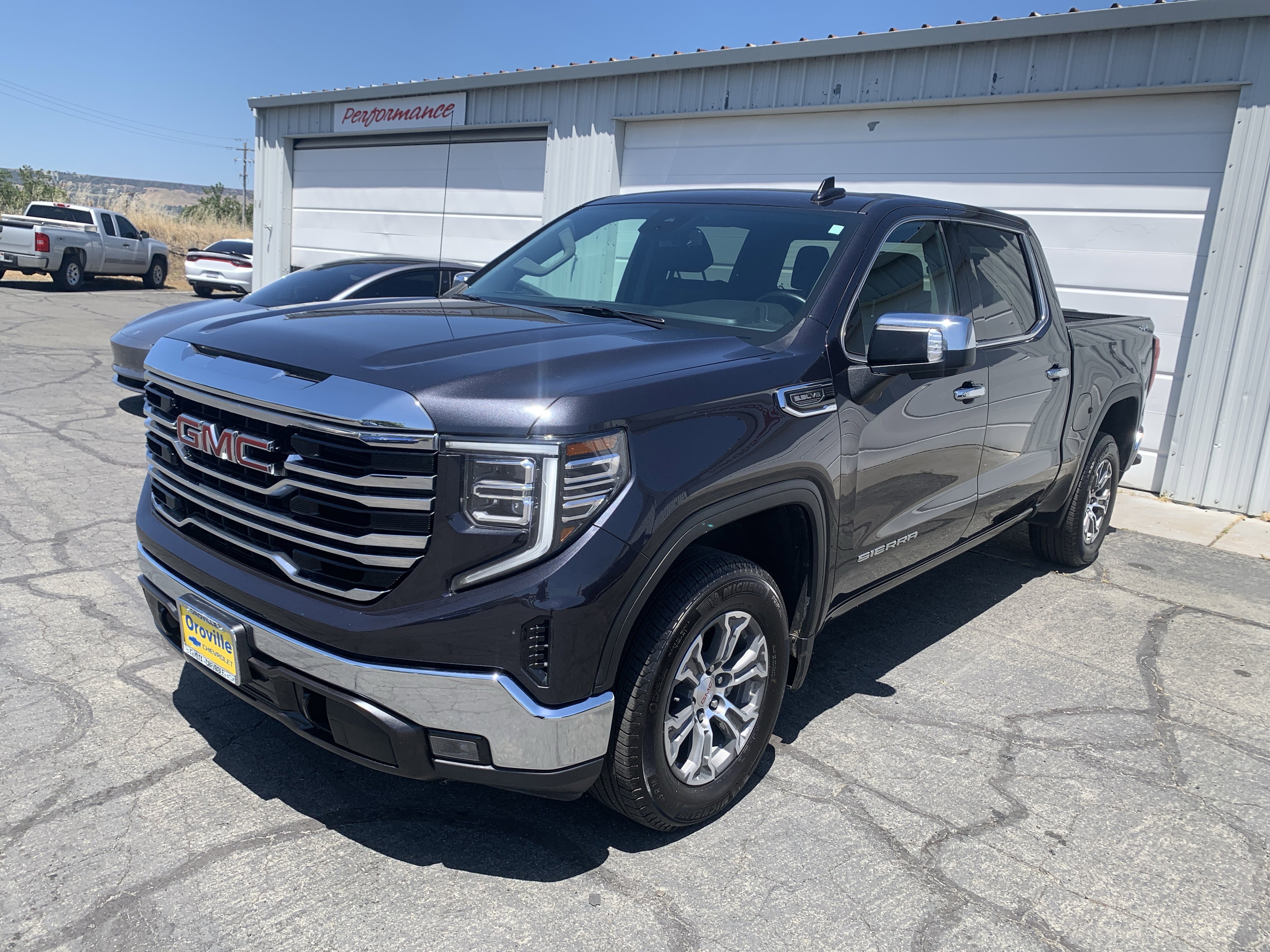 Used 2025 GMC Sierra 1500 SLT AWD/4WD image 19