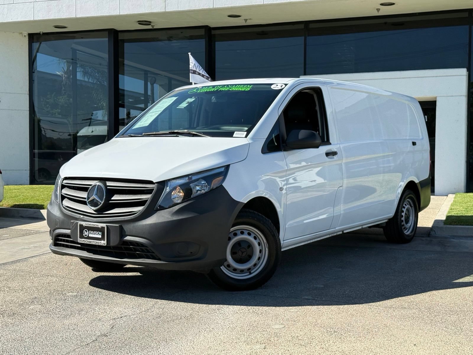 Used 2023 Mercedes-Benz Metris image 2