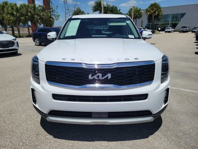 Used 2022 Kia Telluride LX AWD/4WD image 3