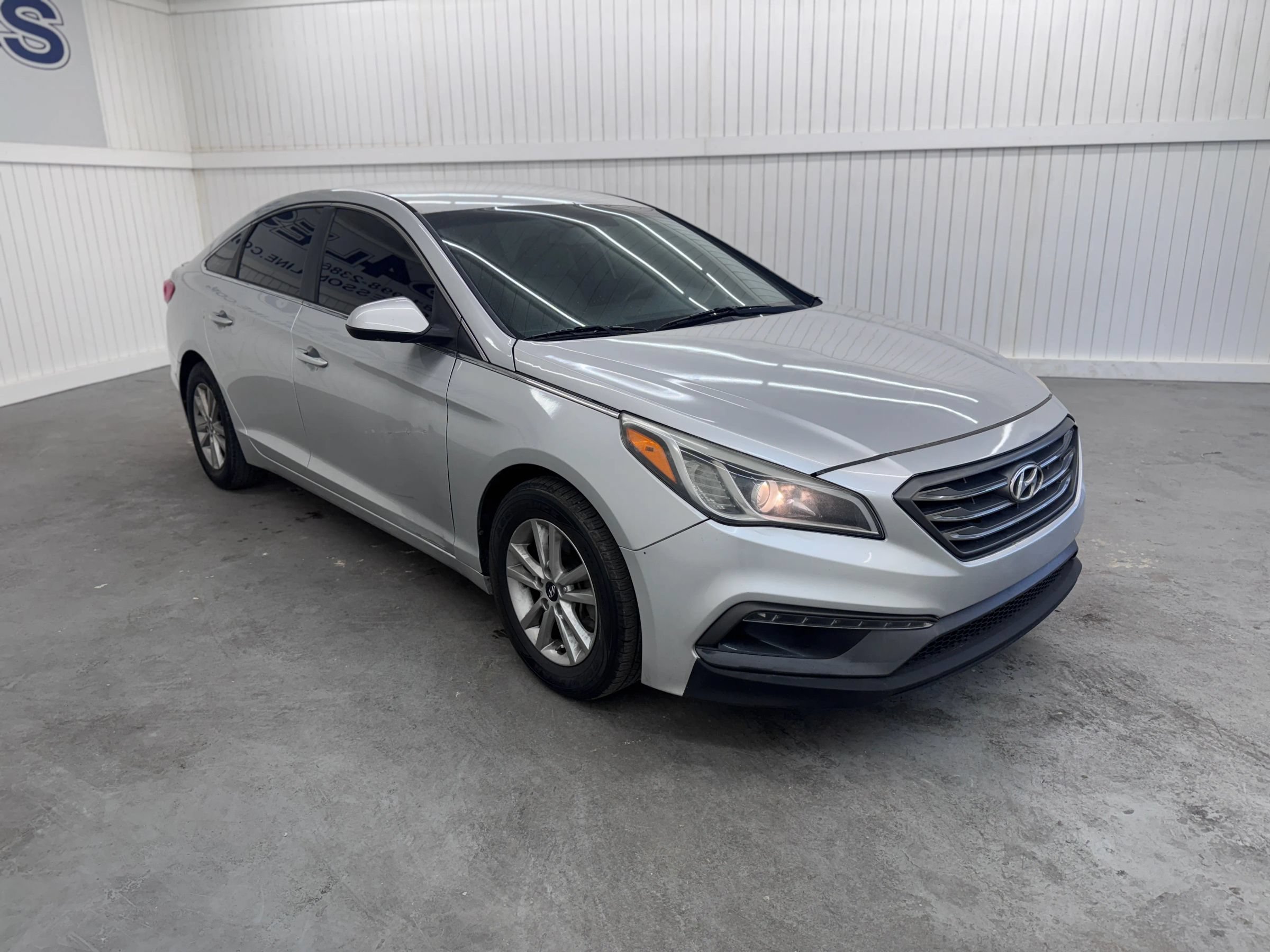 Used 2016 Hyundai Sonata SE FWD image 3