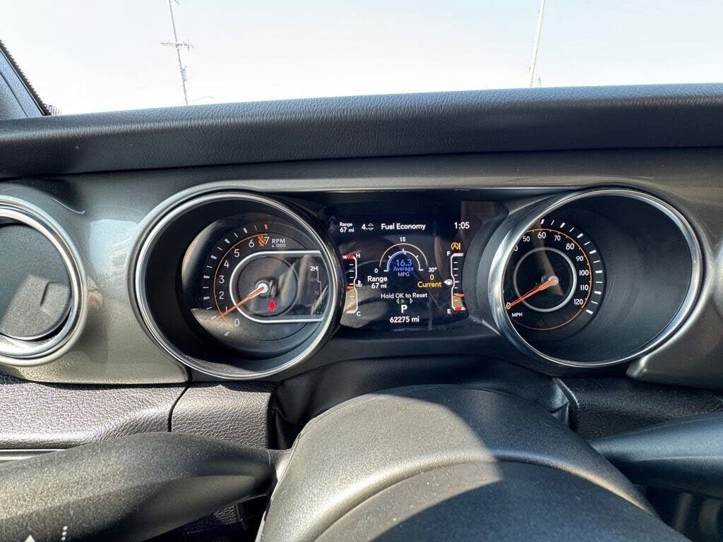 Used 2023 Jeep Wrangler Sahara AWD/4WD image 16