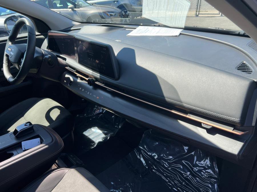 Used 2025 Nissan Ariya FWD image 33