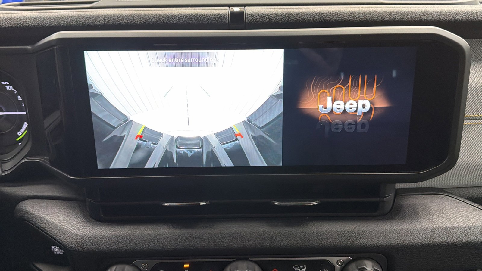 Used 2024 Jeep Wrangler Unlimited w/ Convenience Group image 21