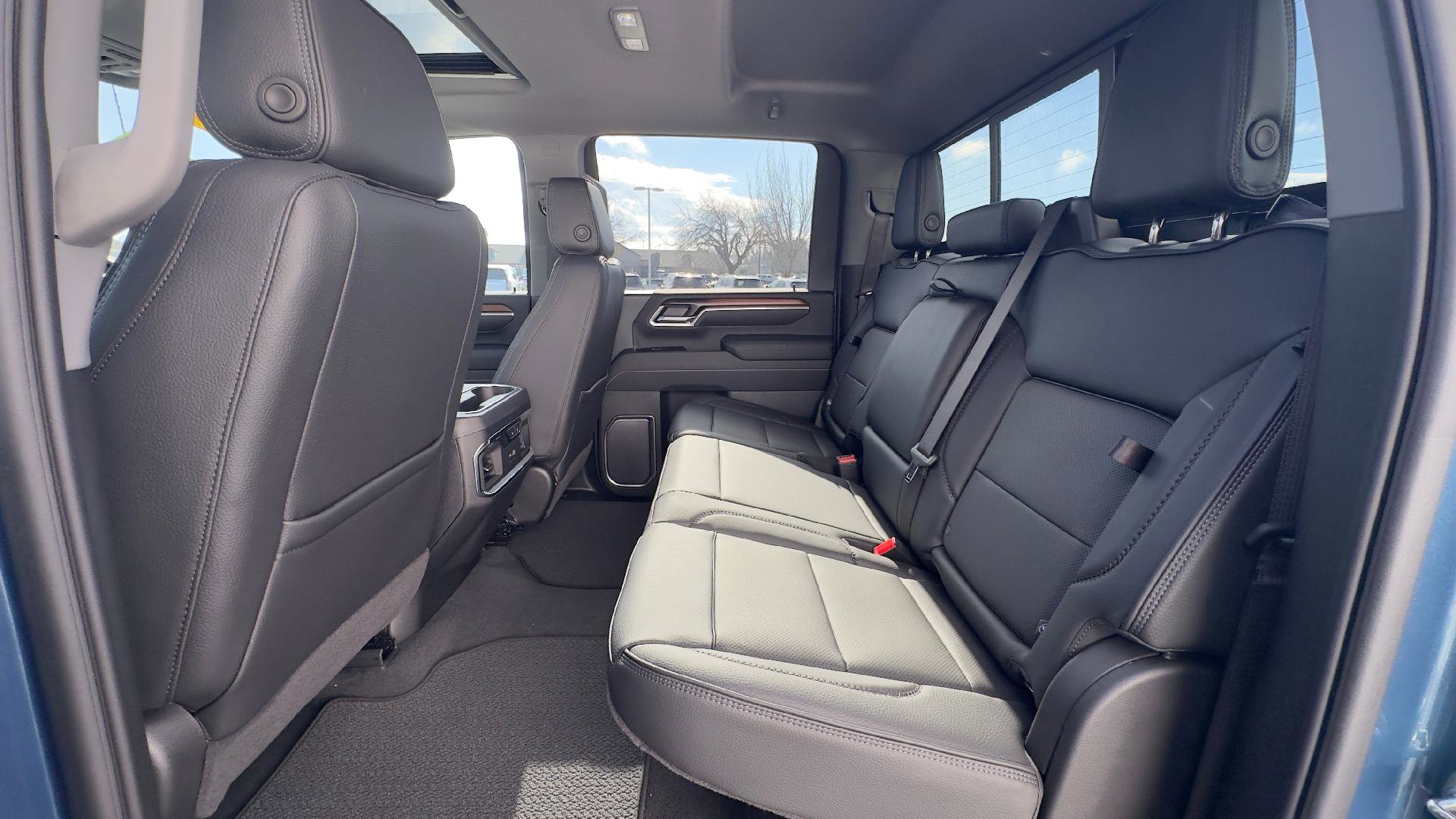 New 2026 GMC Sierra 2500 Denali w/ Denali Reserve Package image 7