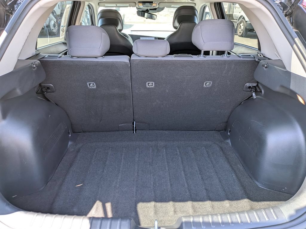 Used 2025 Kia Niro LX FWD image 28