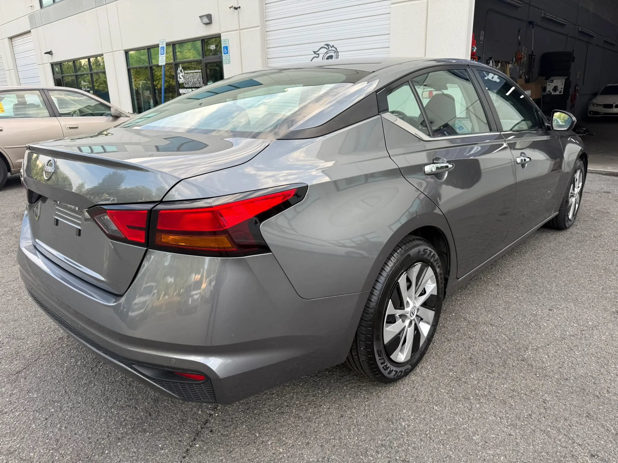 Used 2023 Nissan Altima 2.5 S FWD image 12