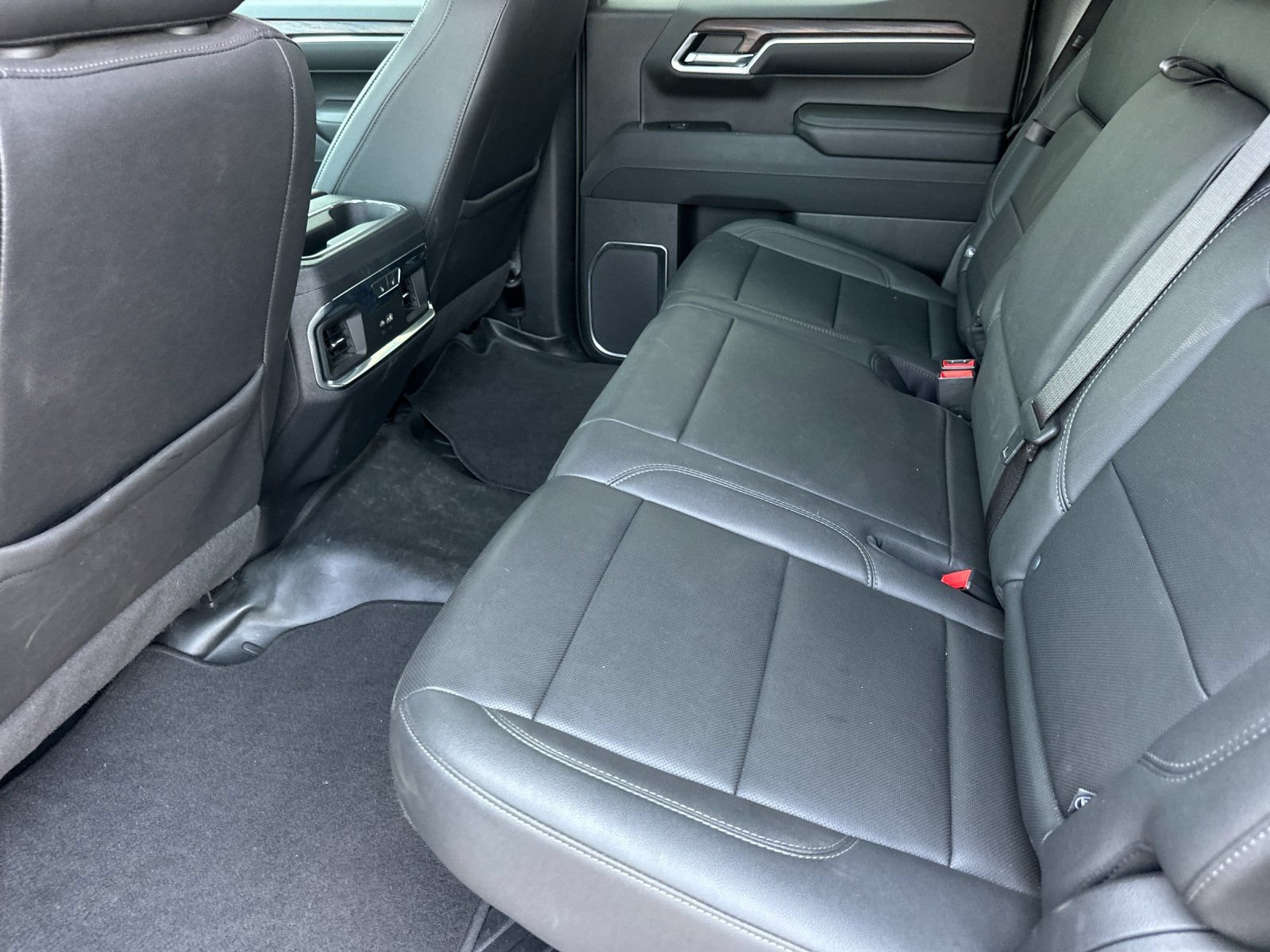Used 2023 GMC Sierra 1500 SLT AWD/4WD image 11