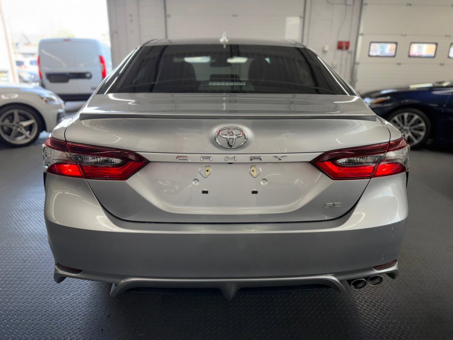 Used 2021 Toyota Camry SE FWD image 9